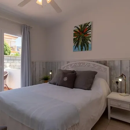 Villa Sunshine Wonderful 3 Bedroom Costa Adeje (Tenerife)