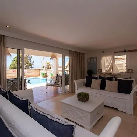 Sunshine Wonderful 3 Bedroom 빌라 아데제